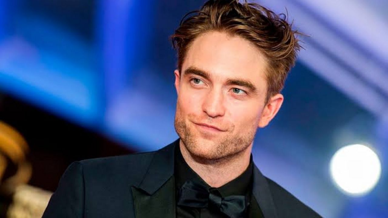 Robert Pattinson’s Batman will probably appear in the Justice League reboot cover