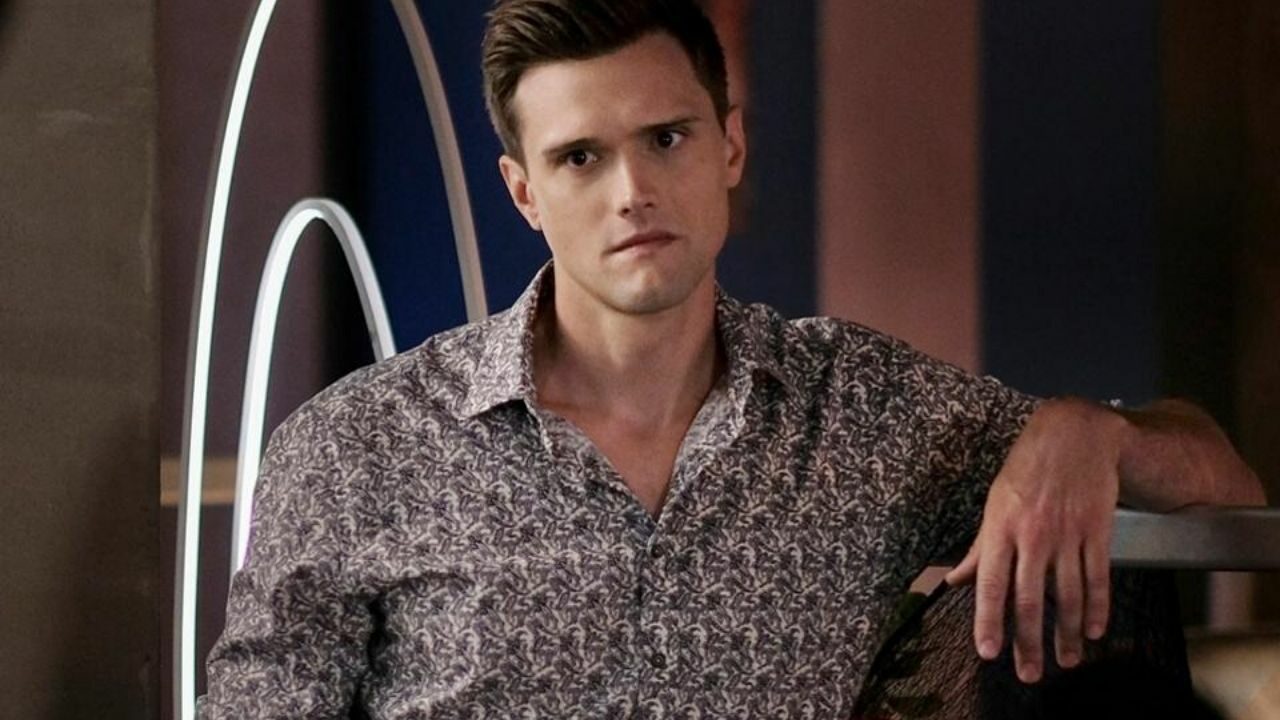 Hartley Sawyer Fired from The Flash Over Older Racist Tweets cover