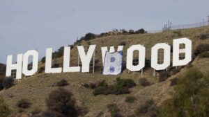 Seis personas arrestadas después de intentar destrozar un cartel de Hollywood