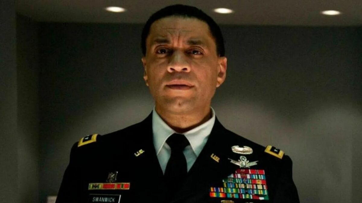 Snyder Confirms DCEU’s Manhunter was Swanwick All Along