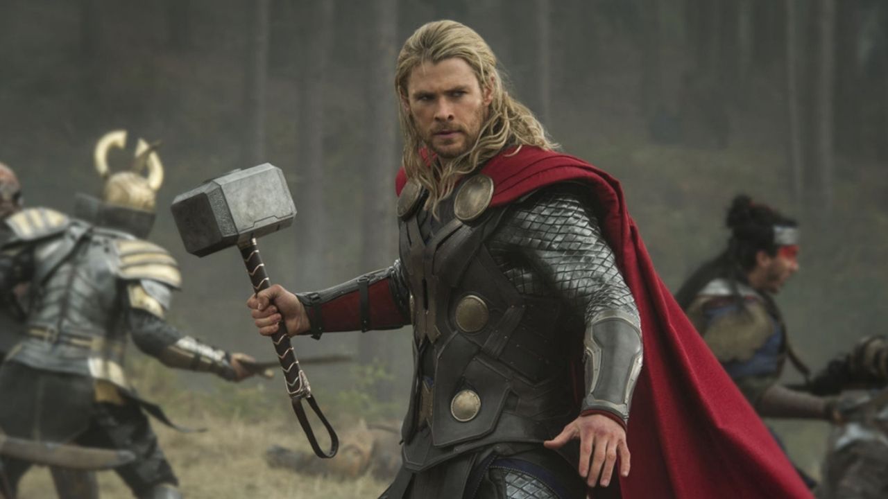 So kehrte Mjolnir im Love and Thunder-Cover zu Thor zurück
