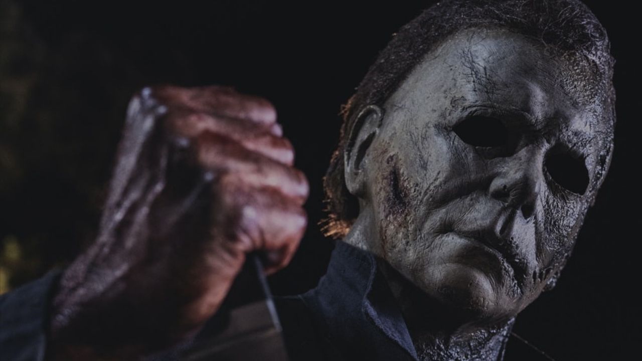 Halloween Kills Trailer: The Strodes Are Ready To Kill Cover von Michael Myers