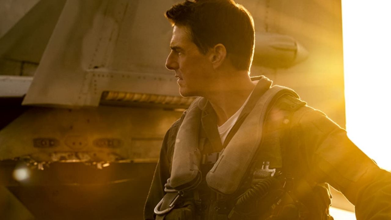 Tom Cruise Turns Top Gun: Maverick’s Red Carpet into a Helipad cover