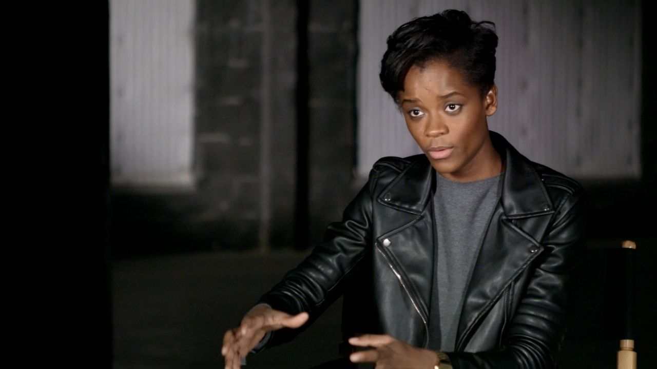 Fans sind verärgert darüber, dass die ungeimpfte Letitia Wright das Cover von Black Panther 2 verzögert