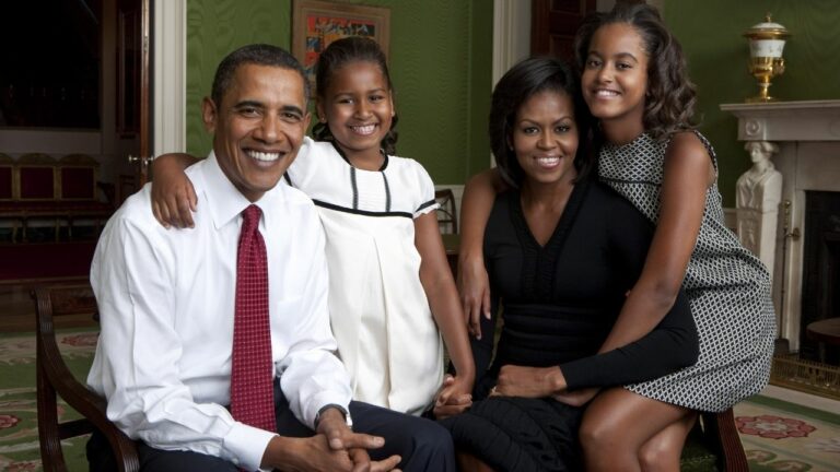 Viola Davis strahlt in „The First Lady Images“ große Michelle Obama-Energie aus
