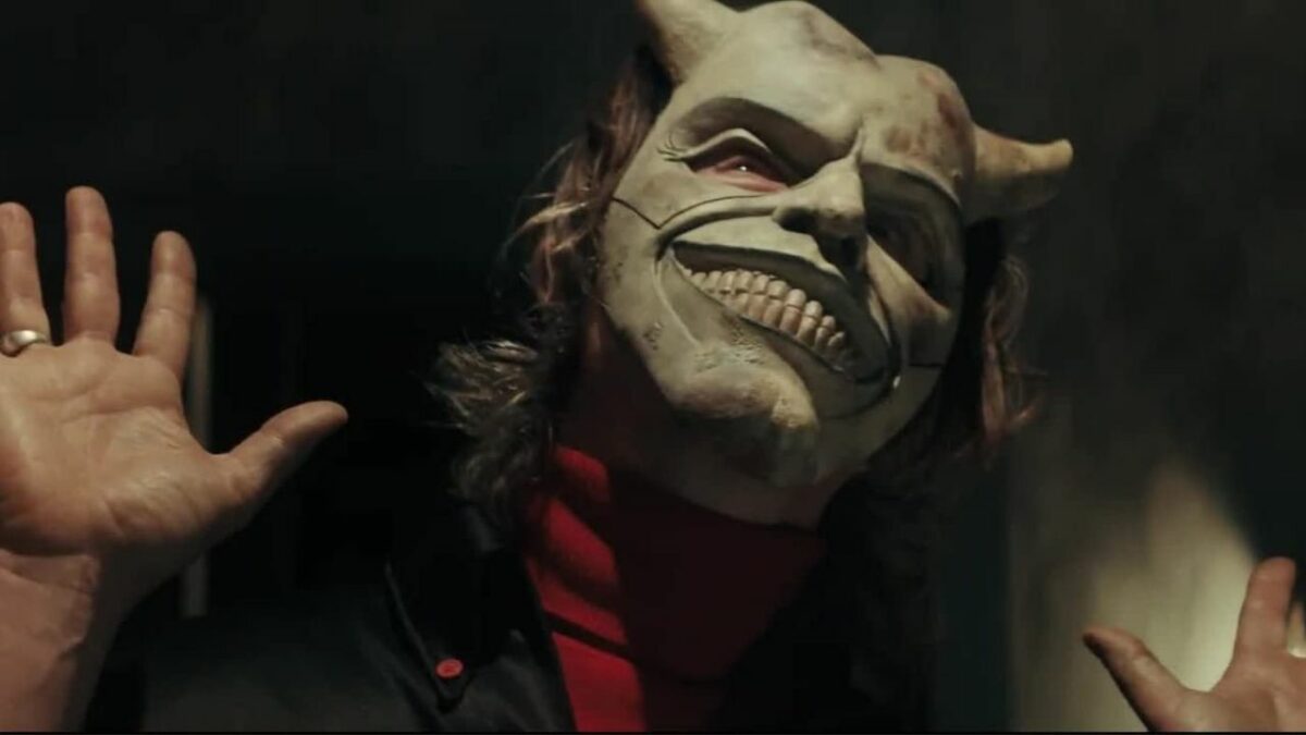 The Black Phone Image Shows A Bloodied Ethan Hawke In Terrifying Mask