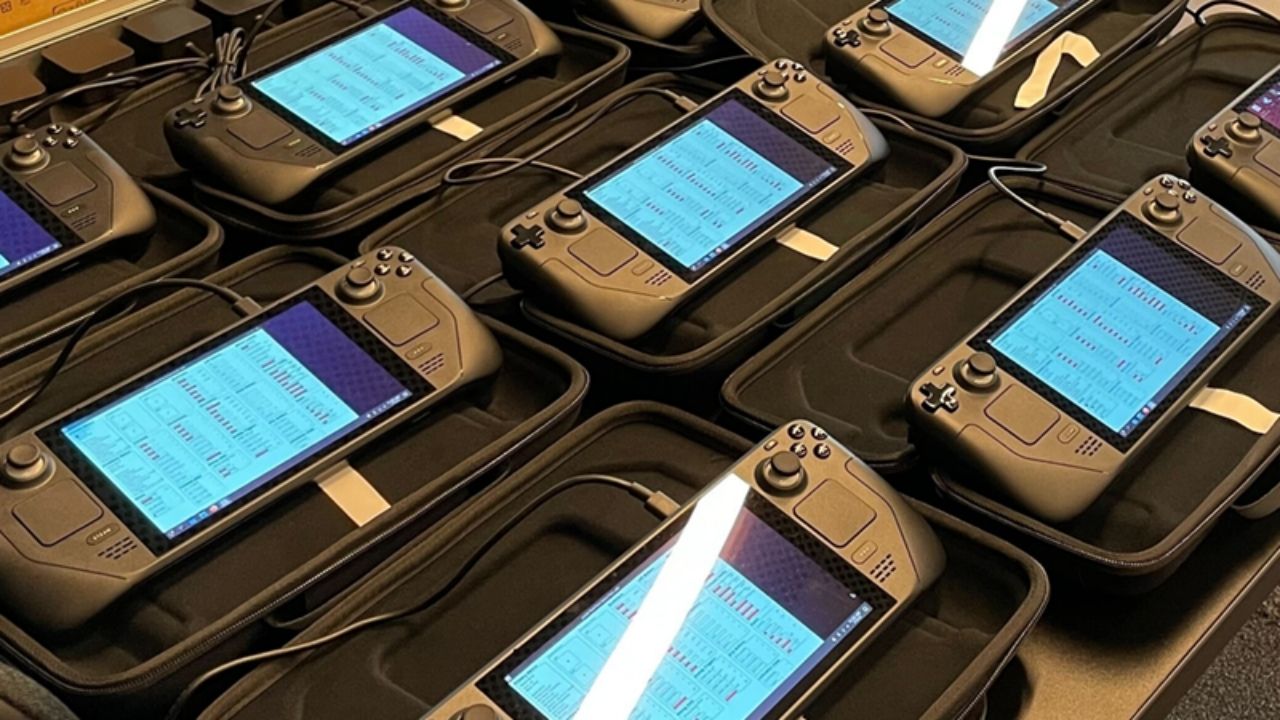 ‘Hundreds’ of Steam Deck Kits Shipped as Valve on Track for Feb Launch cover