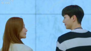 Ver: El amor está en el aire en los nuevos avances dramáticos de Song Kang y Park Min-young