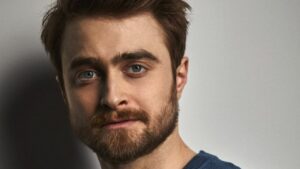 Daniel Radcliffe fica “estranho” na primeira imagem para o filme biográfico de Al Yankovic
