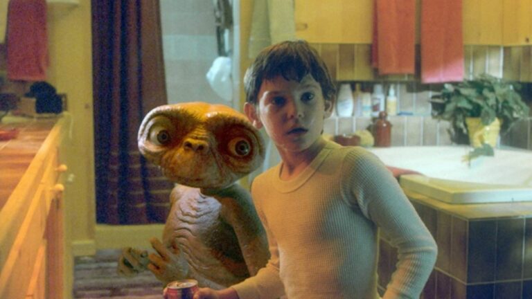 Drew Barrymore celebrará el 40 aniversario de ET con Steven Spielberg