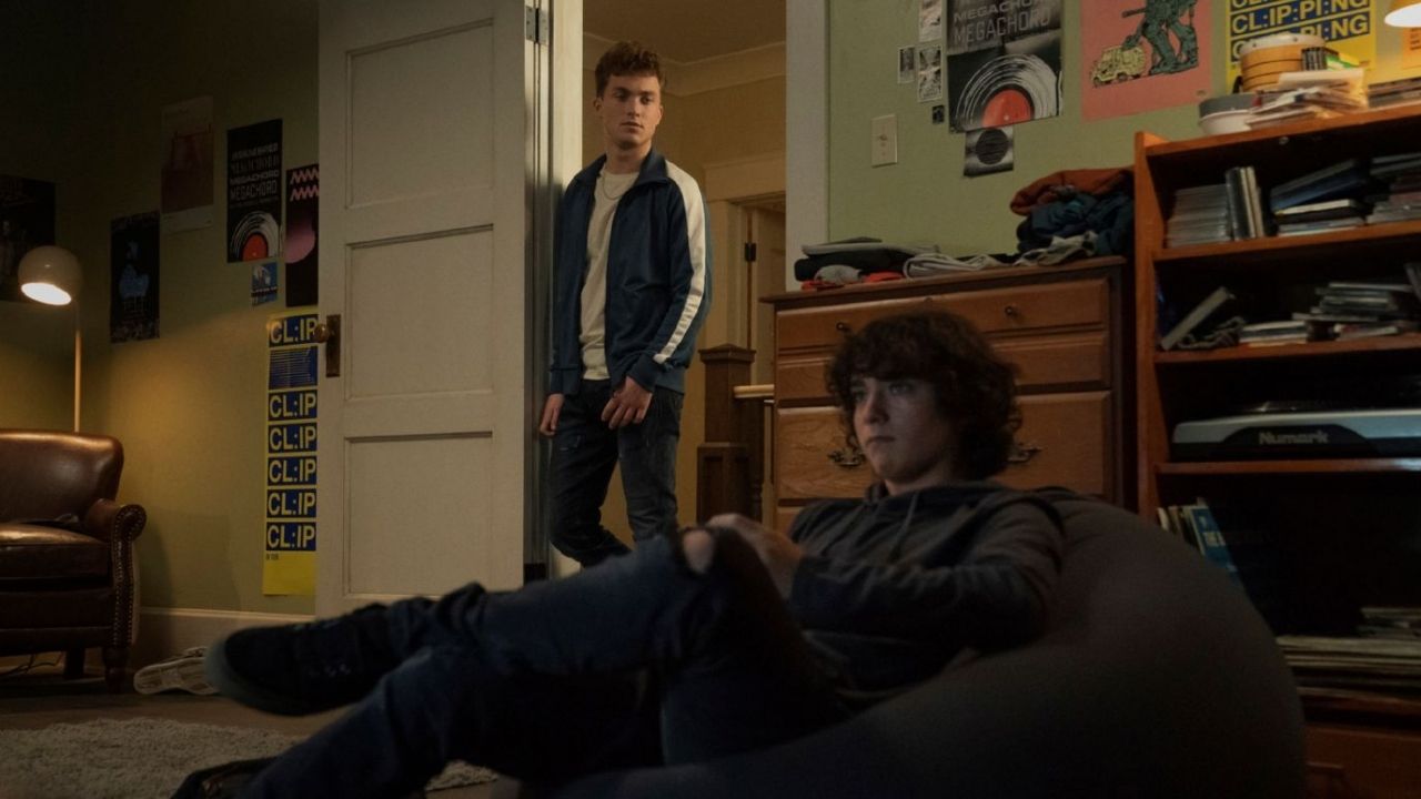 Superman & Lois to Return for Season 3, Confirms CW cover