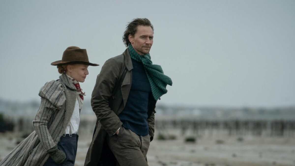 What is the story of The Essex Serpent? Where and when is it set in?