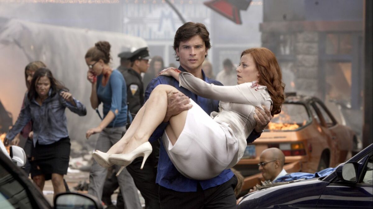 How to Watch/Read Smallville Easy Watch/Read Order Guide