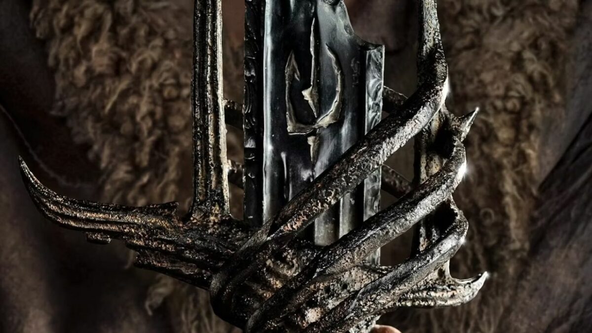 Whose hilt/broken sword is Theo holding in LOTR: Rings of Power?