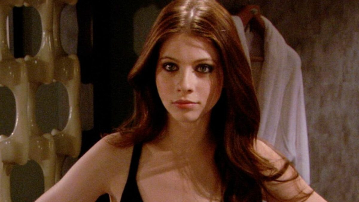 Gossip Girl S2 Images Confirm Georgina Sparks’ Return to the Upper East Side