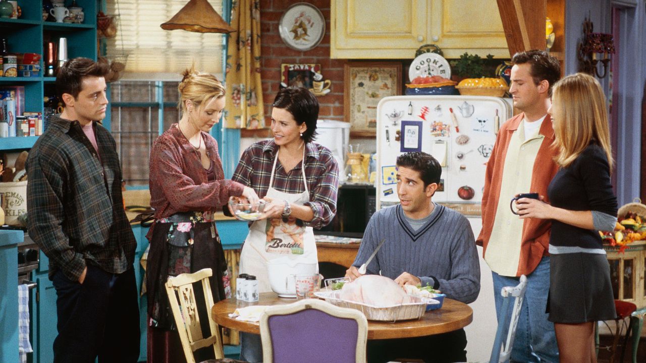 De Rachel's Trifle a Ross's List: ¡Los mejores episodios de Acción de Gracias de FRIENDS clasificados! cubrir