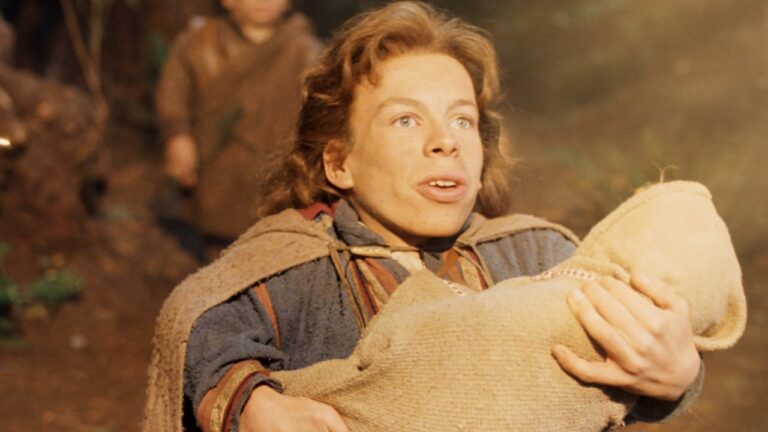 Warwick Davis Returns as Willow in New Disney+ Series Clip