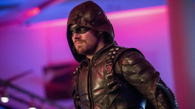 Stephen Amell addresses Oliver Queen’s Flash S9 Appearence