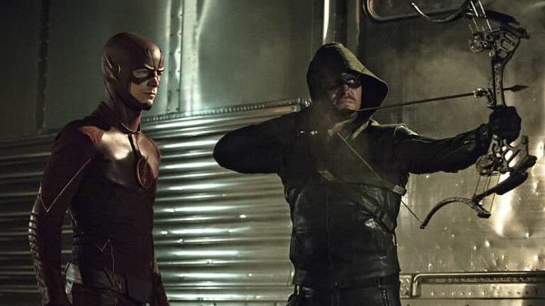 Good News! Stephen Amell Set To Return as Arrow in The Flash S9 