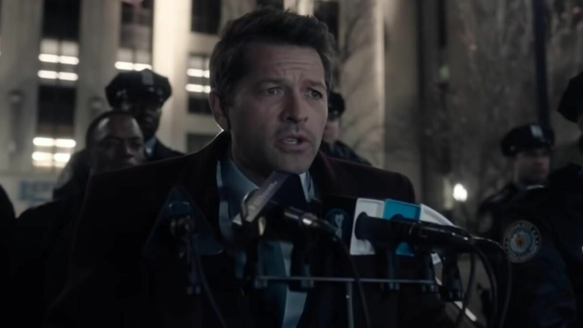 Gotham Knights Star Teases Comic-Accurate Two-Face in BTS Clip