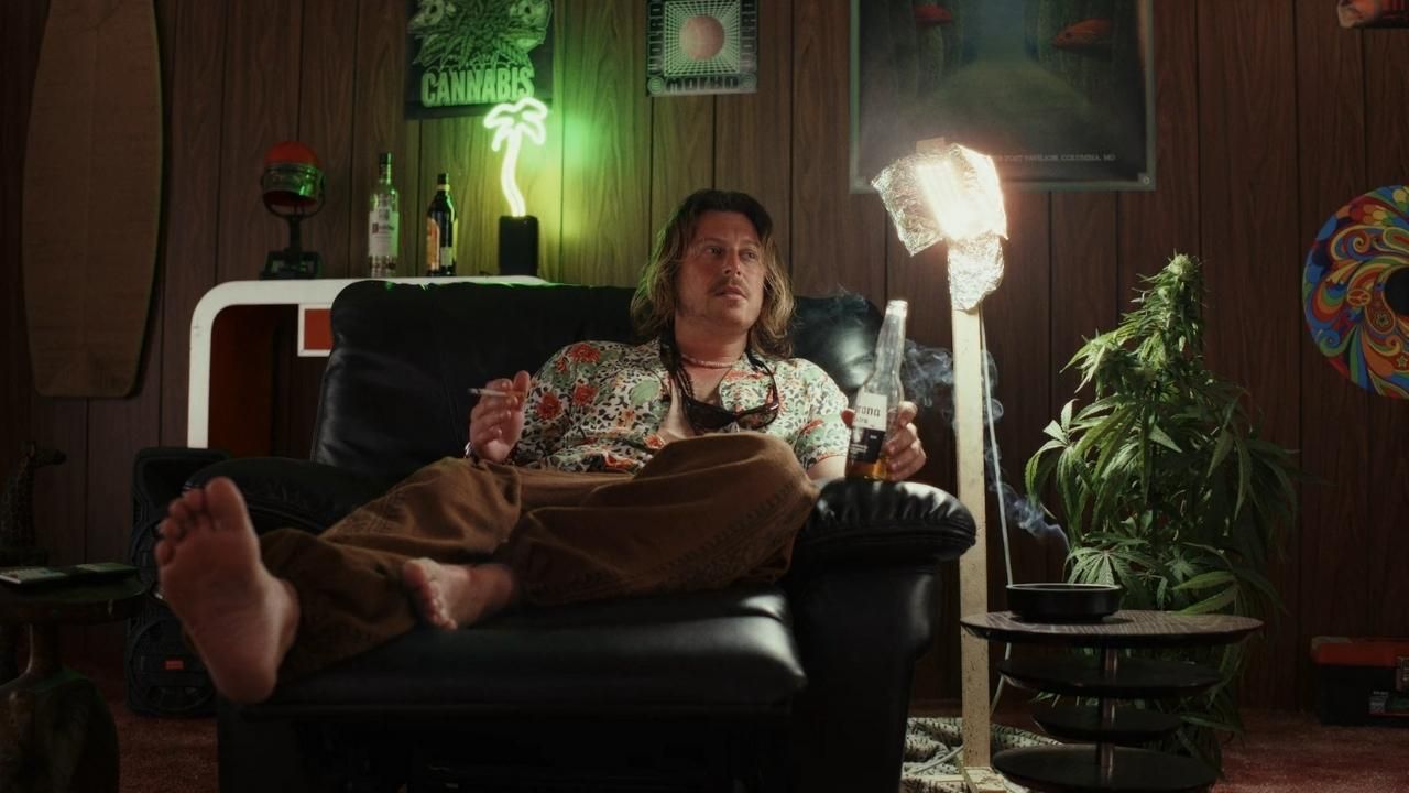 Glass Onion’s Actor Discusses His Return in Knives Out 3 cover