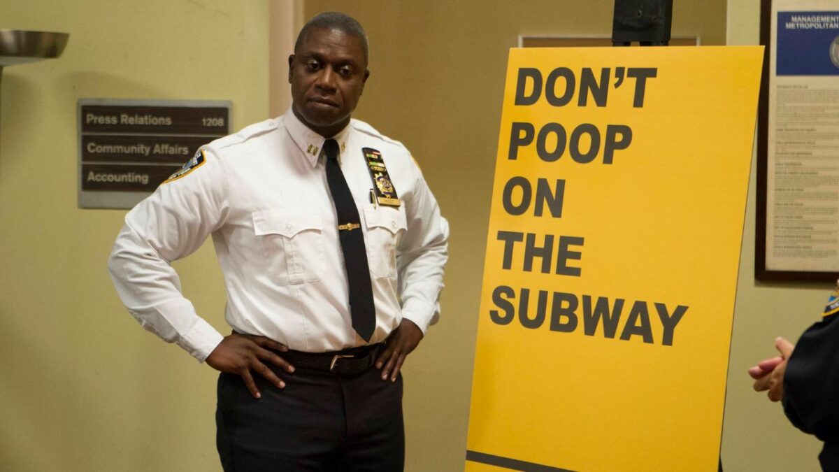 Does Holt become captain of the 99 again? Does he become commissioner?