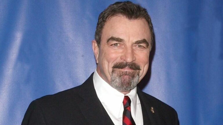  Blue Bloods Gets Officially Renewed for Season 14, as Tom Selleck Returns