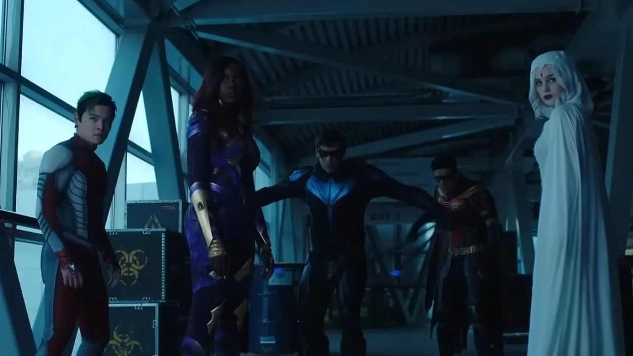 Titans S4 P2 Trailer Offers First Glimpse at Robin’s Costume cover