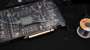 Die AMD Radeon RX 7900 XTX kann bei einer Leistungsaufnahme von 3.2 W auf bis zu 650 GHz beschleunigen