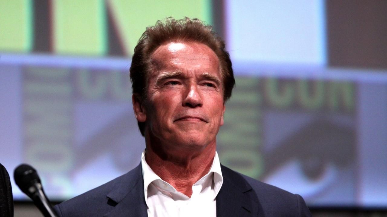 Del salón a la mansión: portada revelada de Los amantes secretos de Arnold Schwarzenegger