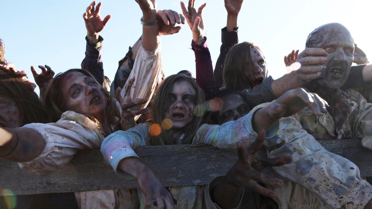 The Survivors Fight PADRE in Fear the Walking Dead S8 E2 Trailer cover