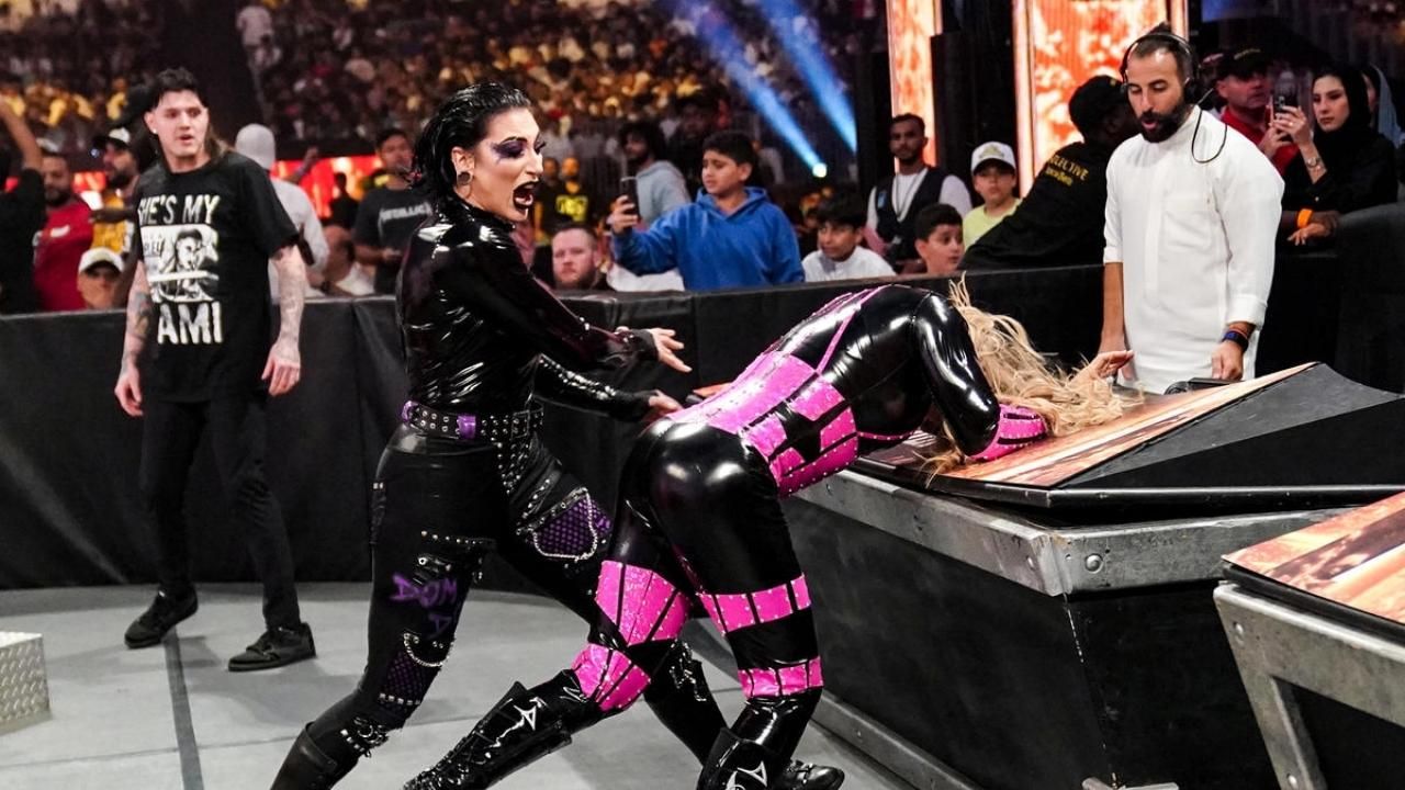¿Quién ganó entre Rhea Ripley y Natalya en WWE NOC 2023? cubrir