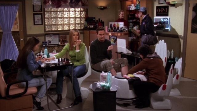 Los 15 episodios de amigos más divertidos para los fanáticos de Chandler Bing