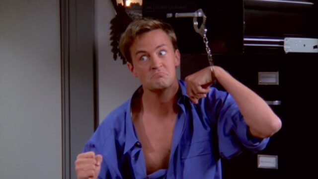 Los 15 episodios de amigos más divertidos para los fanáticos de Chandler Bing