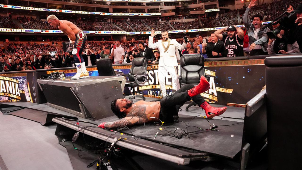 Roman perderá o cinturão para Cody no WM 40 ou quebrará o recorde de Hulk Hogan? cobrir