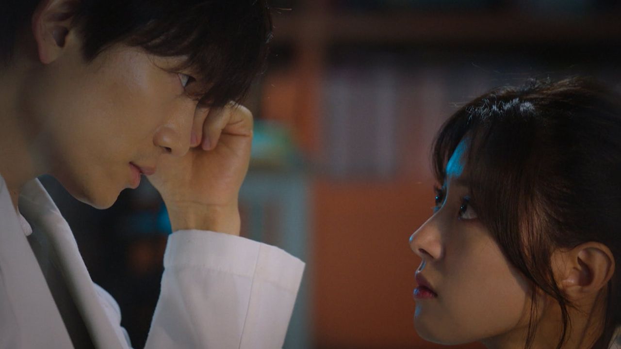 Do Cha Yo-han and Kang Shi-young kiss in Doctor John? Is it romantic? cover