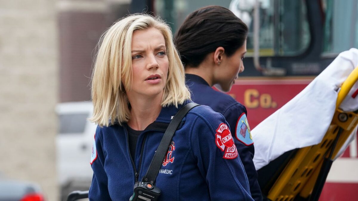 Kara Killmer giải thích về lối ra của Sylvie Brett trong Chicago Fire Season 12
