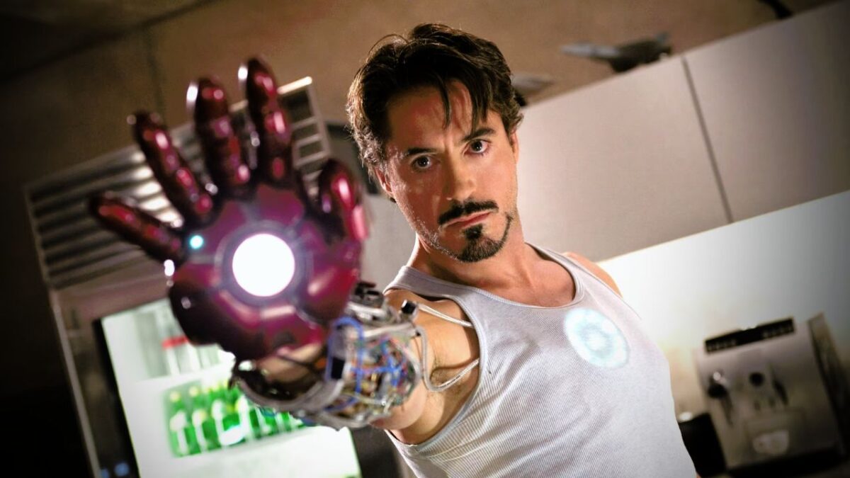 Iron Man Pamerkan Sentinel Armor di Komik Marvel Terbaru