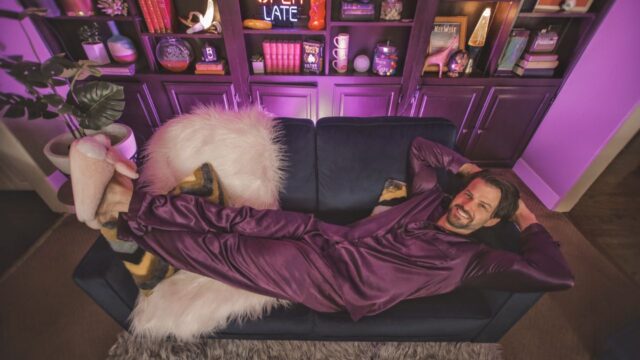 Johnny 'Bananas' Devenanzio in Pop the Balloon