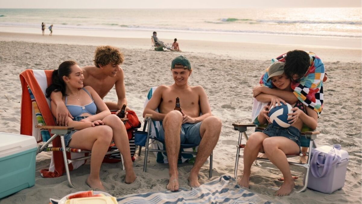 Christopher Briney, Lola Tung, Gavin Casalegno, Rain Spencer, Sean Kaufman, and Erika Doss in The Summer I Turned Pretty